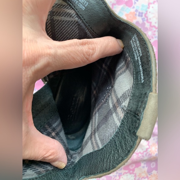 BORN riven western embroidered grey booties size 8.5 (40) - Picture 12 of 12